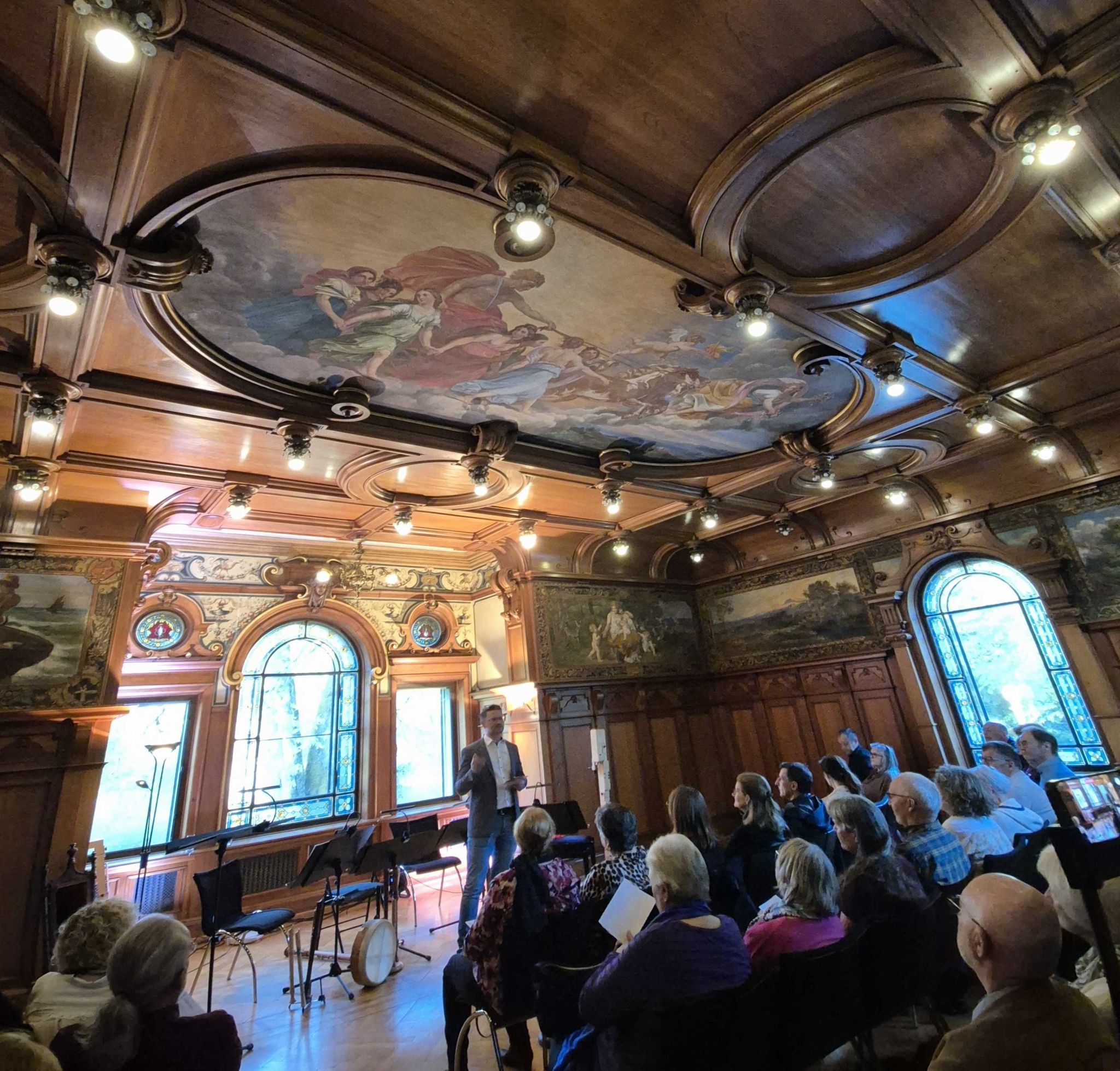 Lukas Nußbaumer von Kultur in Kennelbach bei der Begrüßung