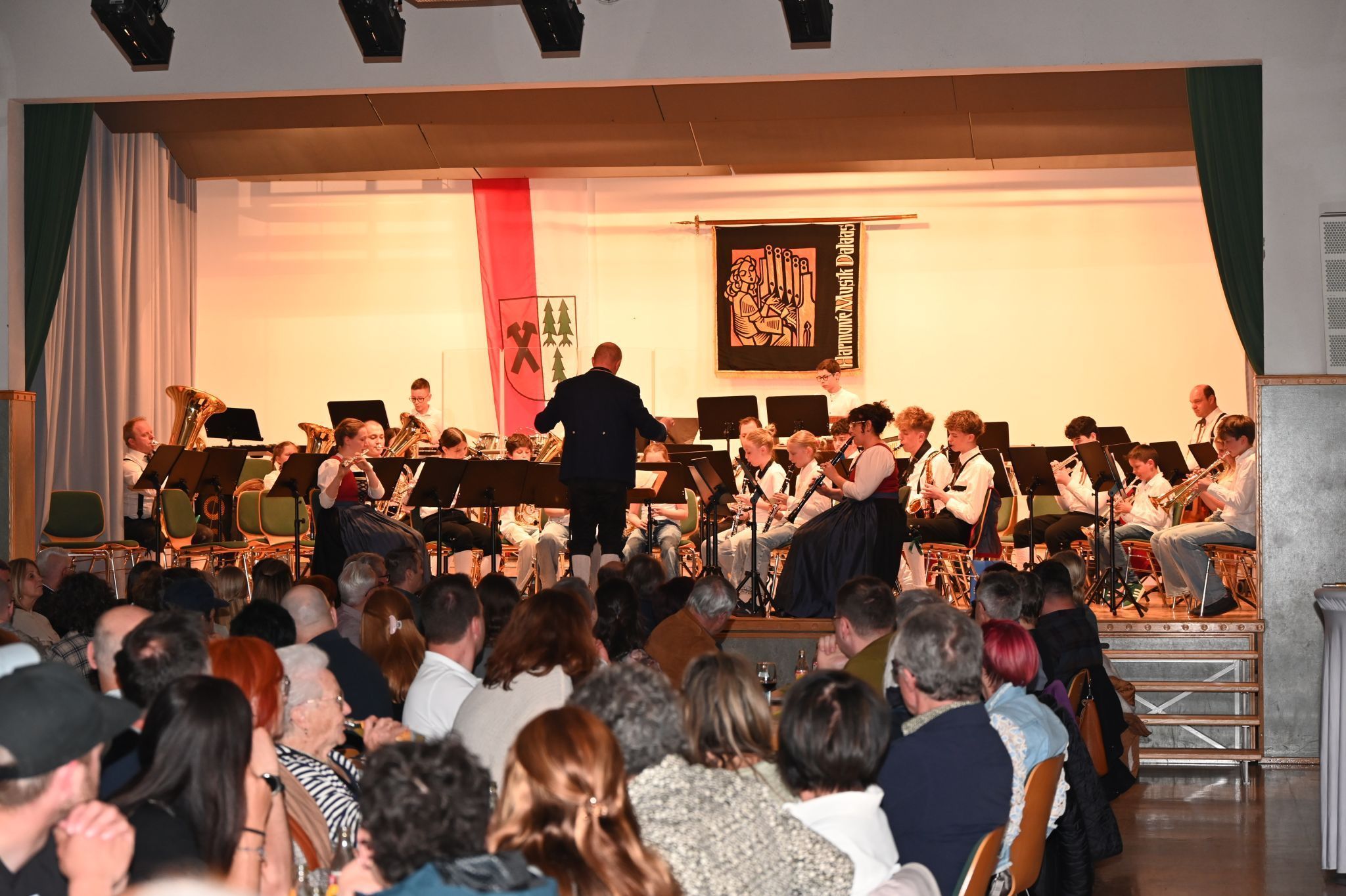 Das Schülerblasorchester der Musikschule Klostertal eröffnete das Osterkonzert.