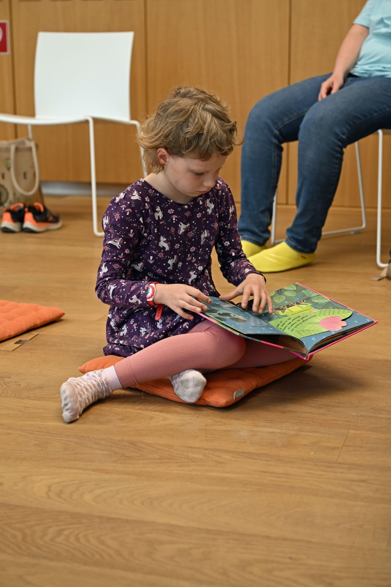 Neben Tierlexika hatten die Kinder auch Bilderbücher mit Fröschen gefunden.