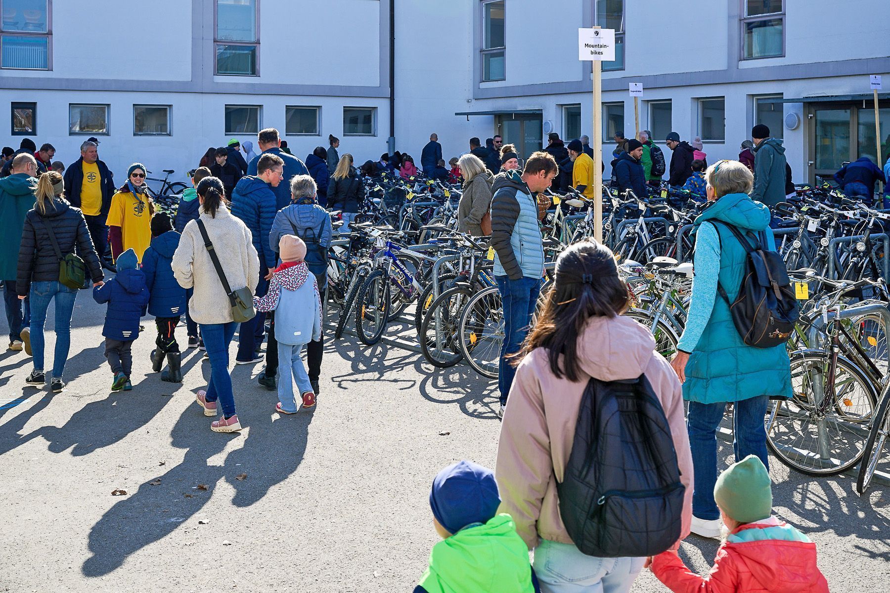 Bei der Fahrradbörse der Pfadfinder wechselten zahlreiche gebrauchte Räder ihre Besitzer. @ Ingrid Hämmerle@Fototeam Digital 2026
