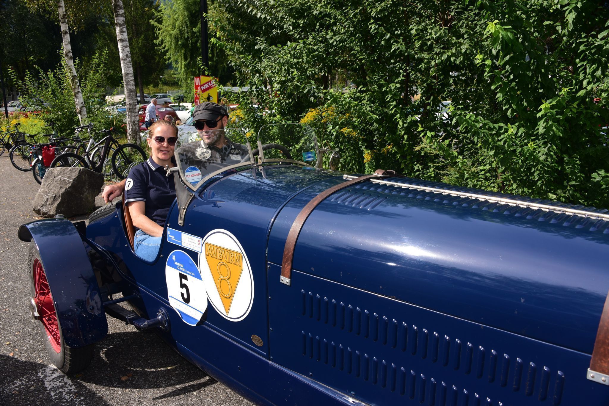 Mirjam & Mario in ihrem Oldtimer