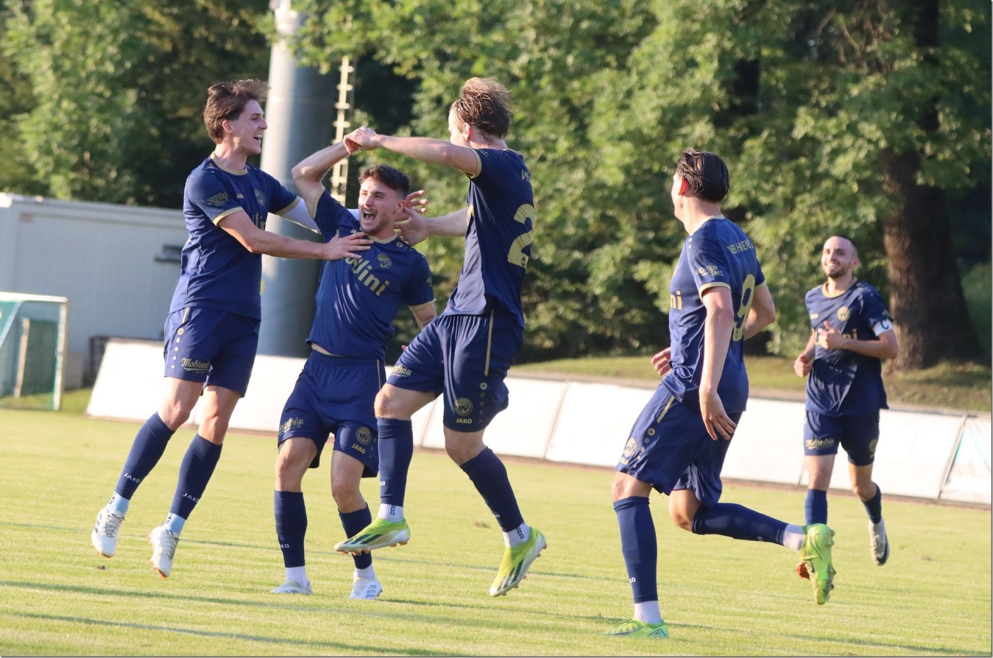 Jubeln will Hohenems im Heimspiel gegen Reichenau. KNOBEL