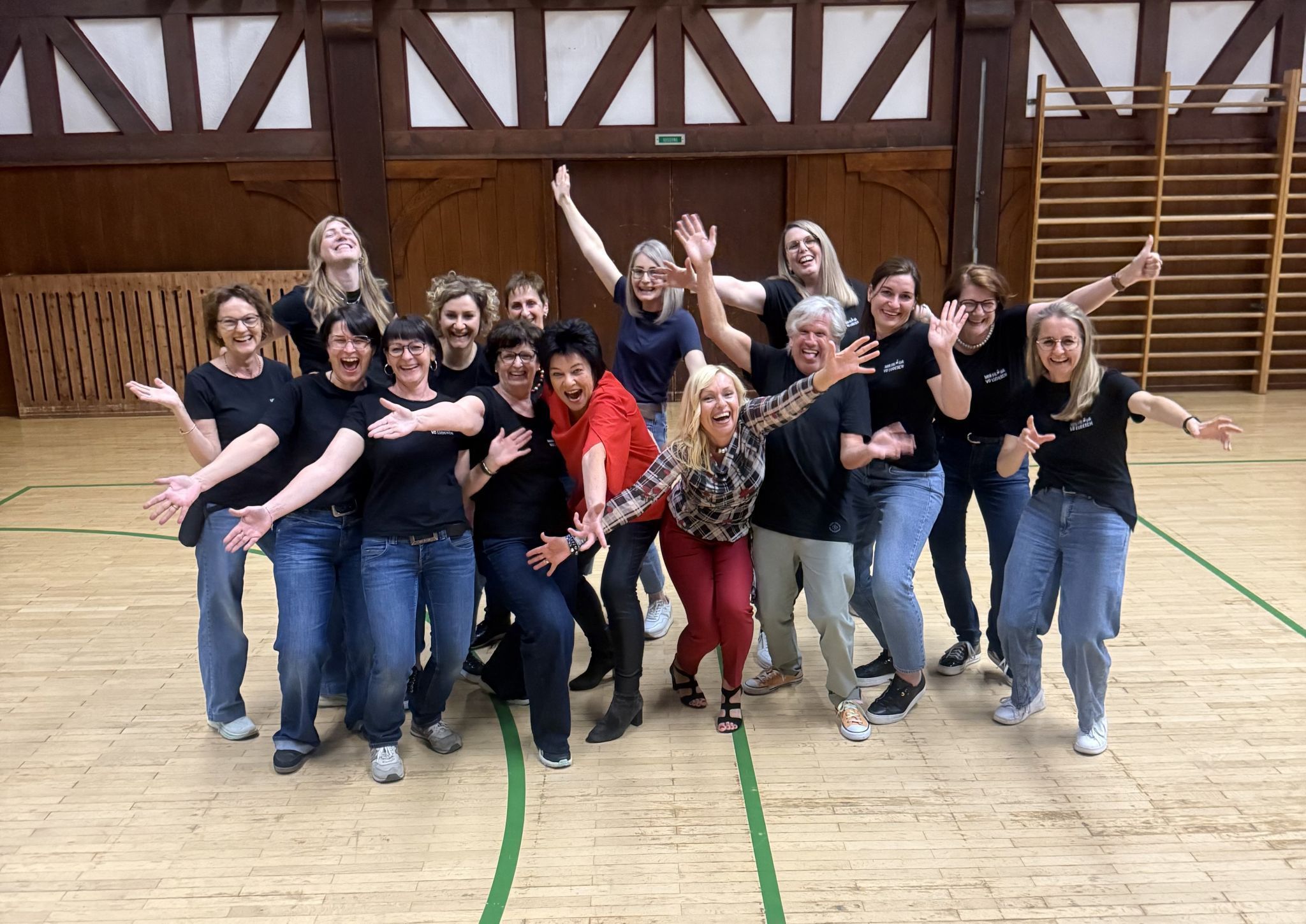 Die „Fraua vo Ludesch“ mit den „Feuerbienen“