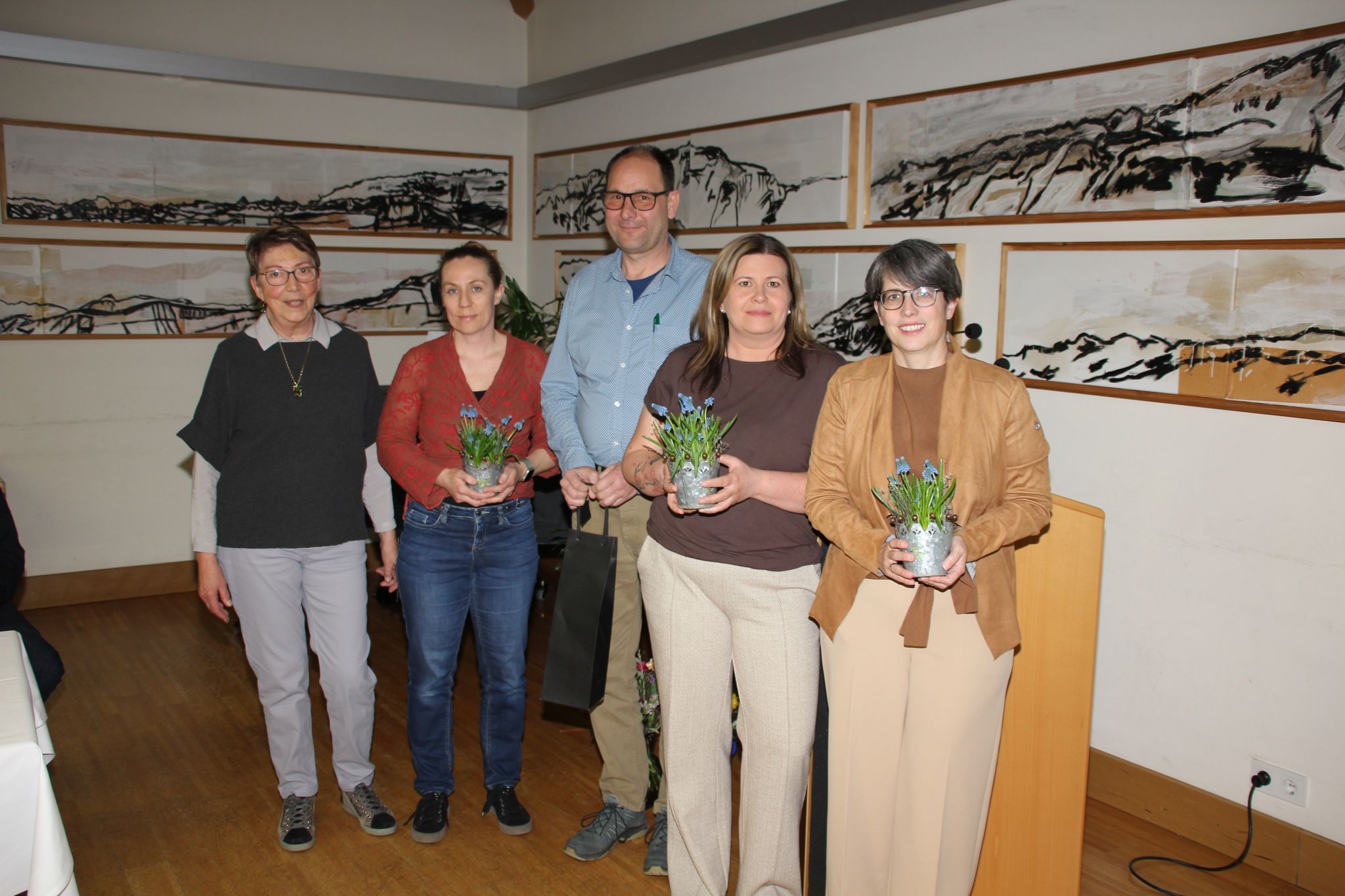 Uschi Österle (Obfrau), Vera Ulrich (Caremanagement), Johannes Kaserer (AGP), Daniela Gassner (AGP) und Brigitte Trautz (Casemanagement). (c) KPV Göfis
