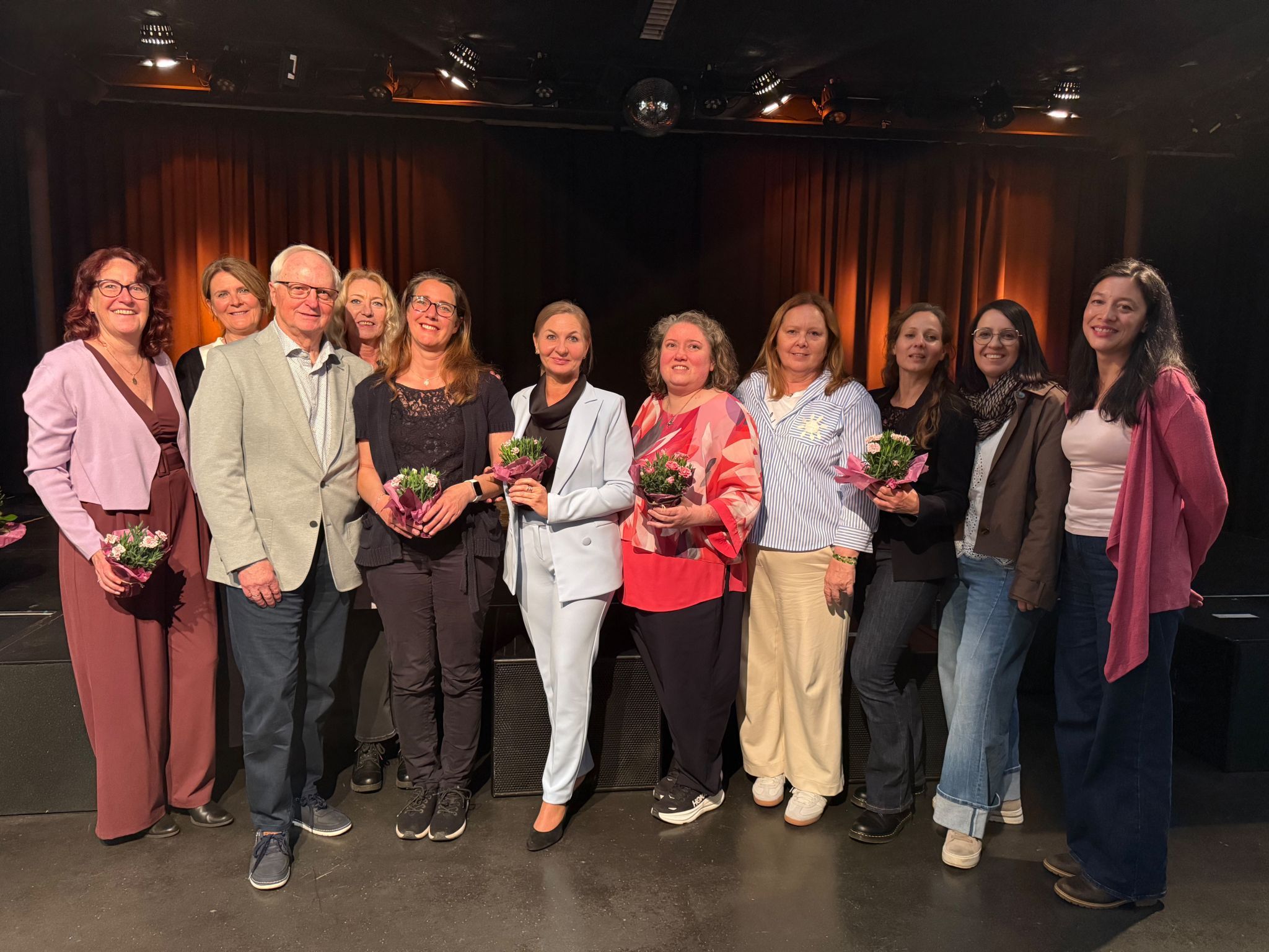 Obmann Fitz mit dem KPV-Team und Ärztin Dr. Böhler (4.v.re)
