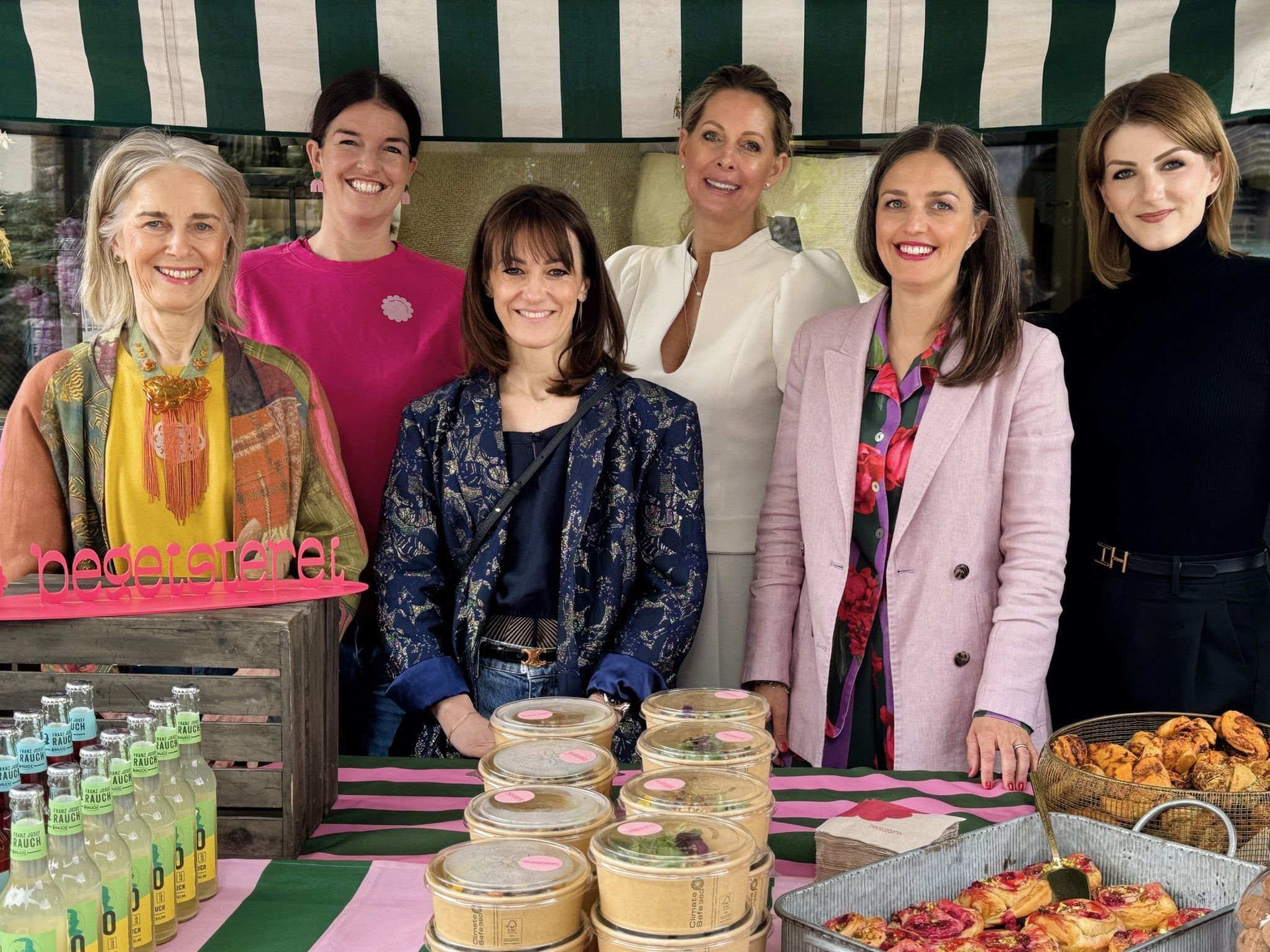 Martina Hladik mit Veronika Maretic-Hinteregger, Mirela Poyssl, Ursula Kaufmann, Claudia Sutterlüty und Pia Fetz. 