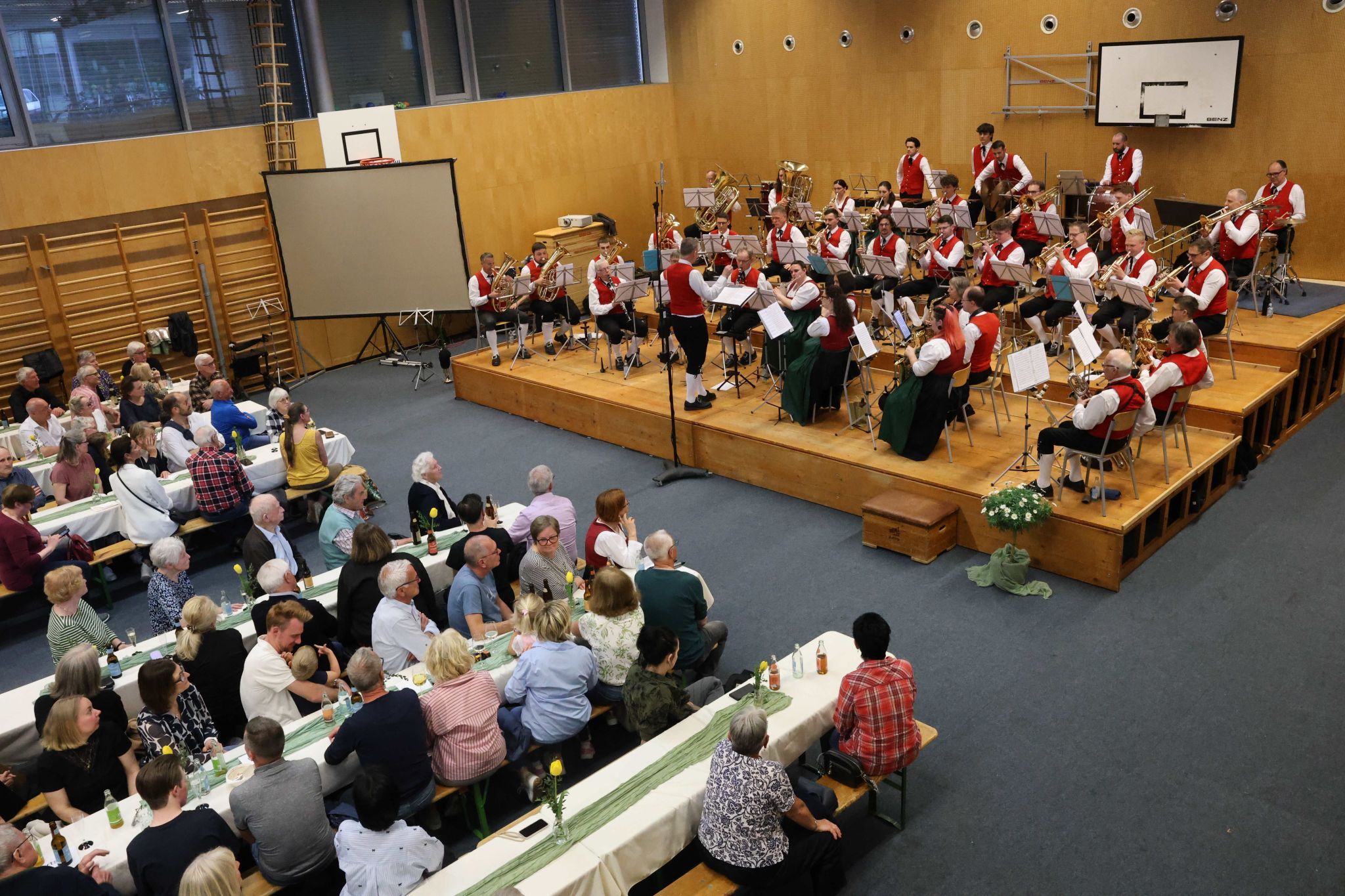 Die Veranstaltung ist gut besucht gewesen.