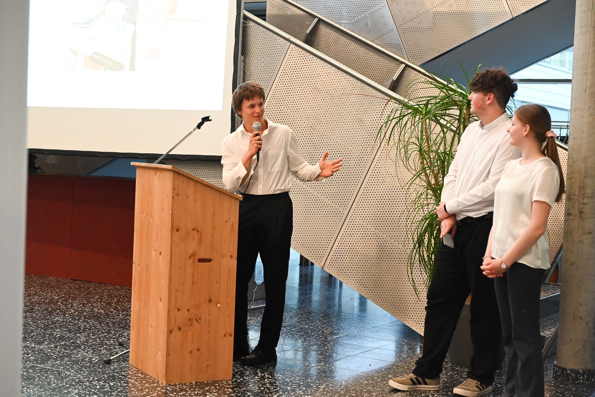 Max wurde durch das Praktikum im Krankenhaus Dornbirn klar, dass er Medizin studieren möchte.