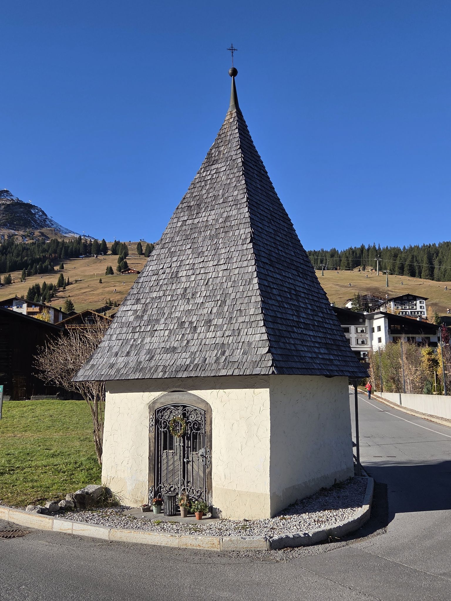 Anna-und-Joachim-Kapelle an der Straße nach Tannberg (Foto OS)
