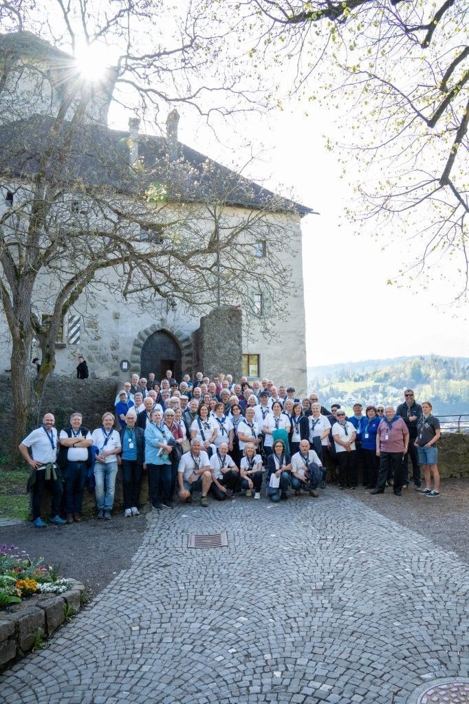 Gruppenfoto auf der Schattenburg.