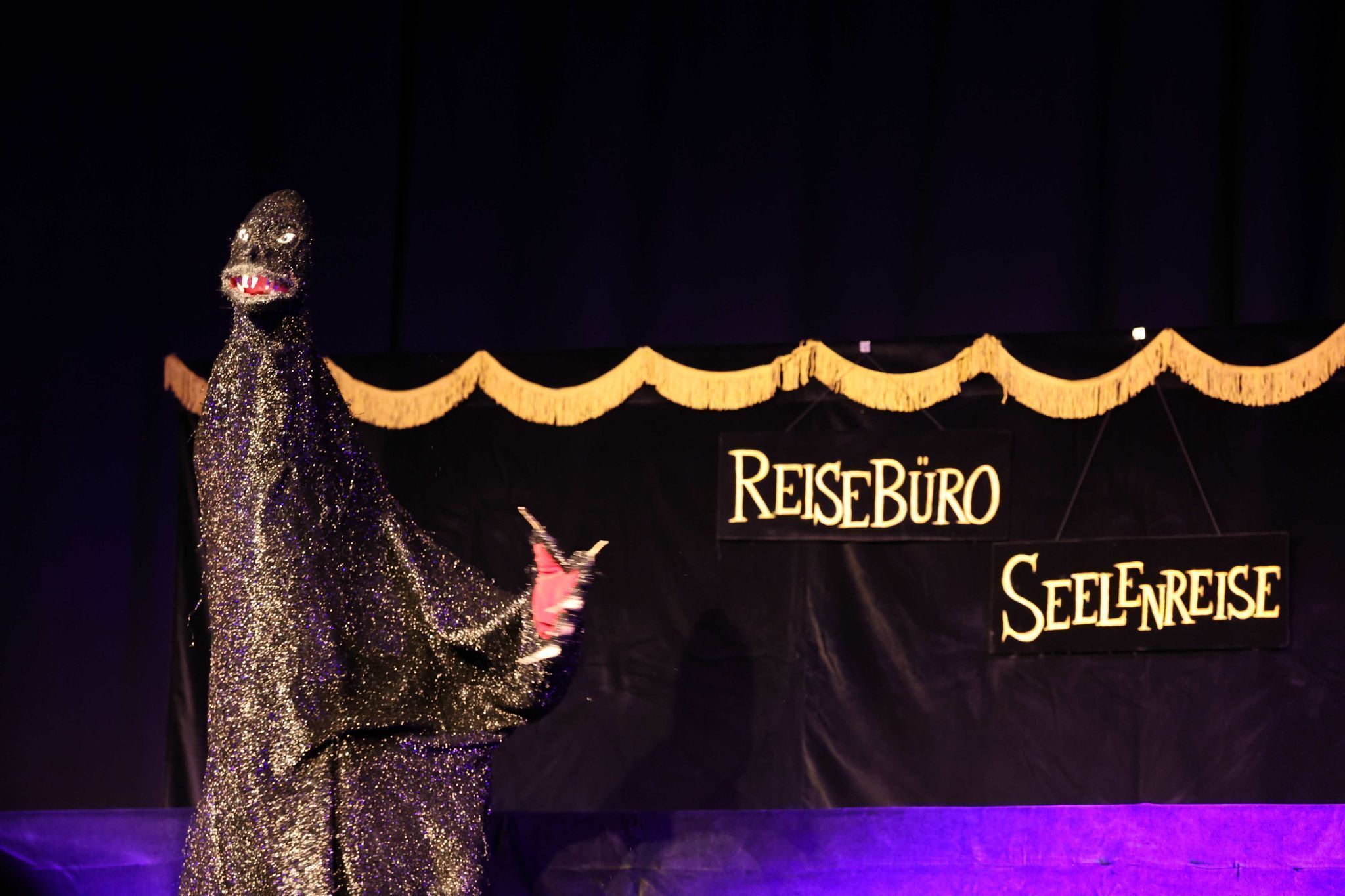 Der Abteilungsleiter für Verwünschungen.