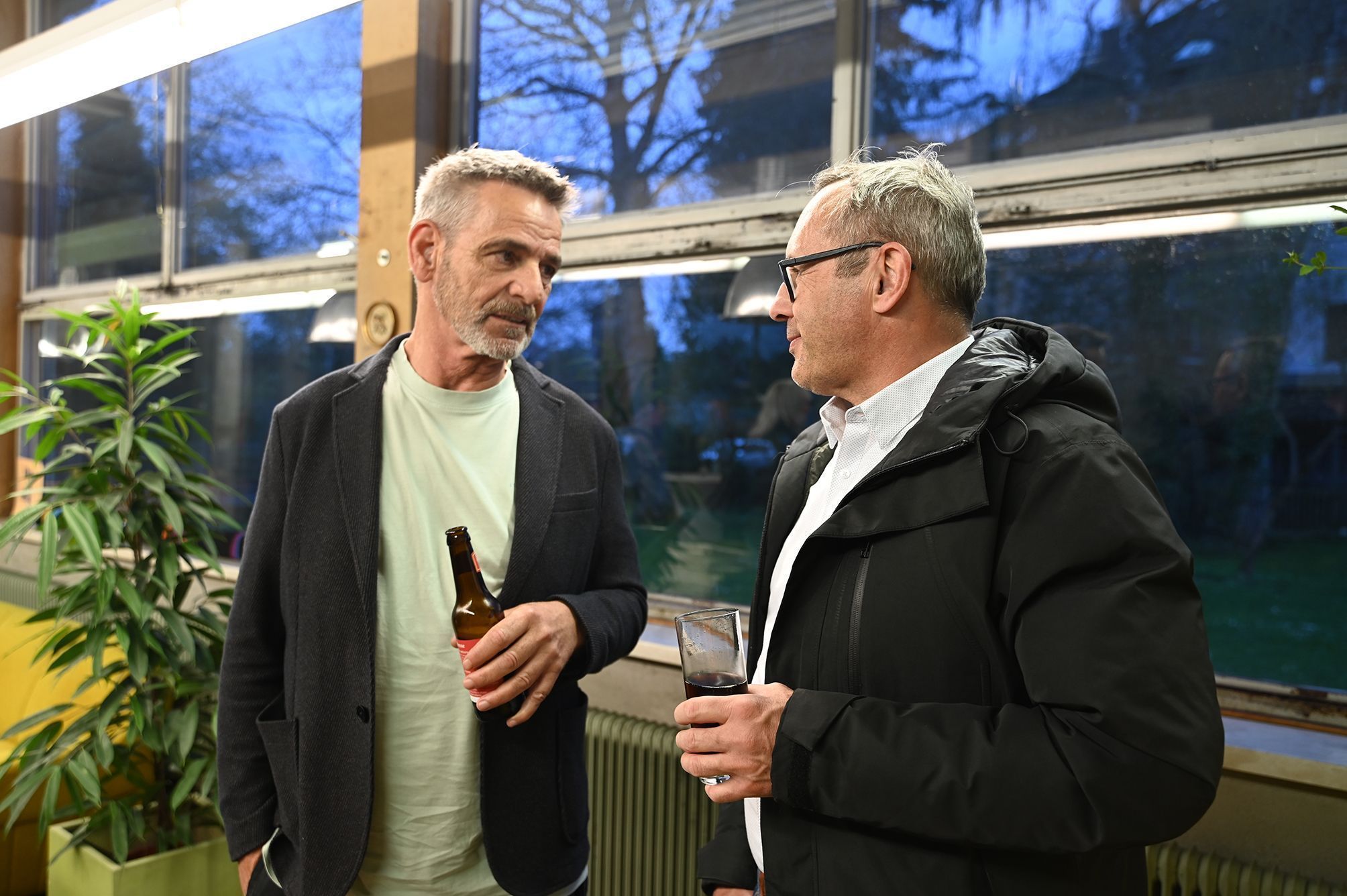 Altbürgermeister Peter Böhler mit Gemeindevorstand Thomas Bösch.