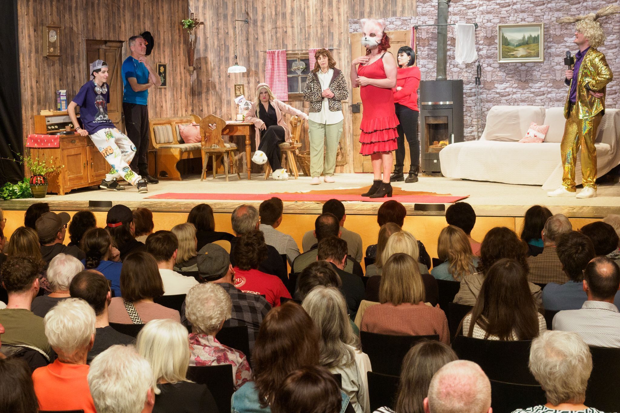 Ein jeweils voll besetzter Jakob-Summer-Saal ist bester Beweis für das Interesse am Theaterstück