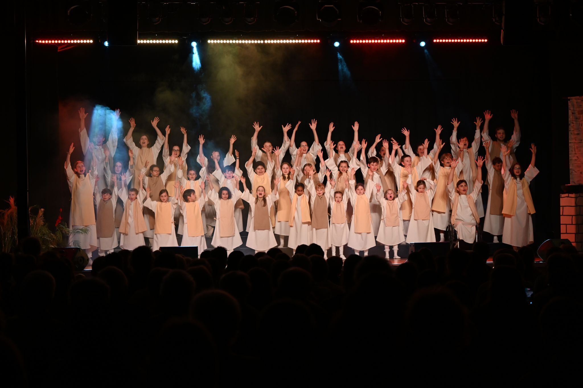 Die KISI Kinder und Jugendliche begeisterten in der Klostertalhalle.