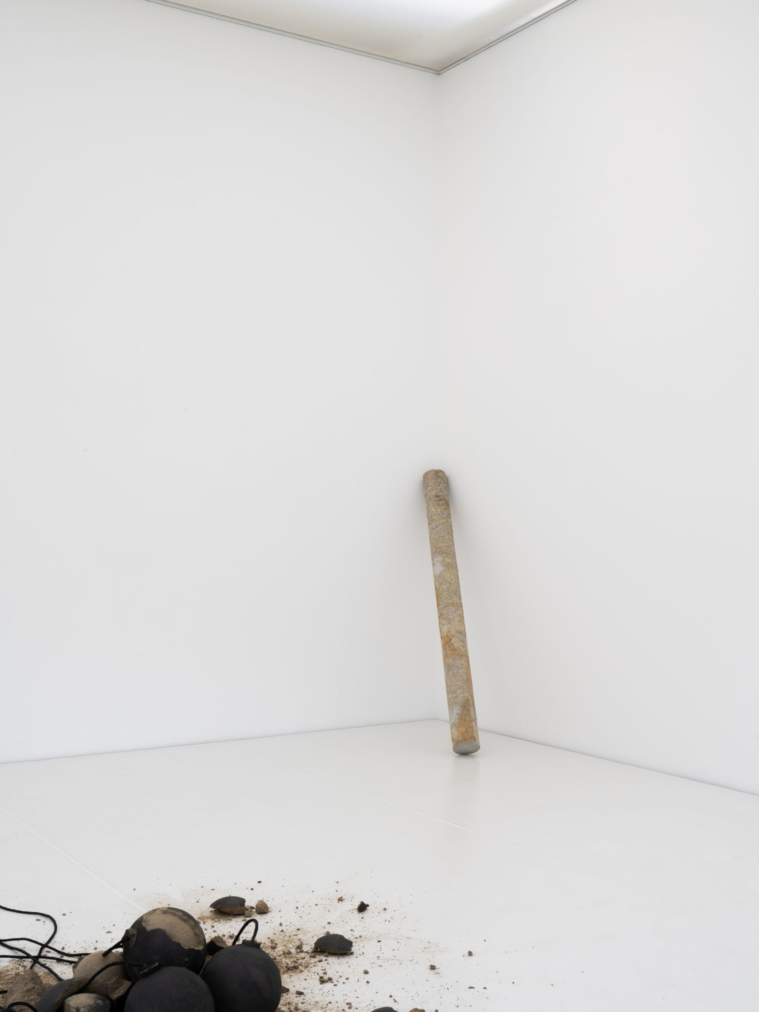 Die ausstellende Künstlerin ist Grenzgängerin zwischen der japanischen und deutschen Kultur.