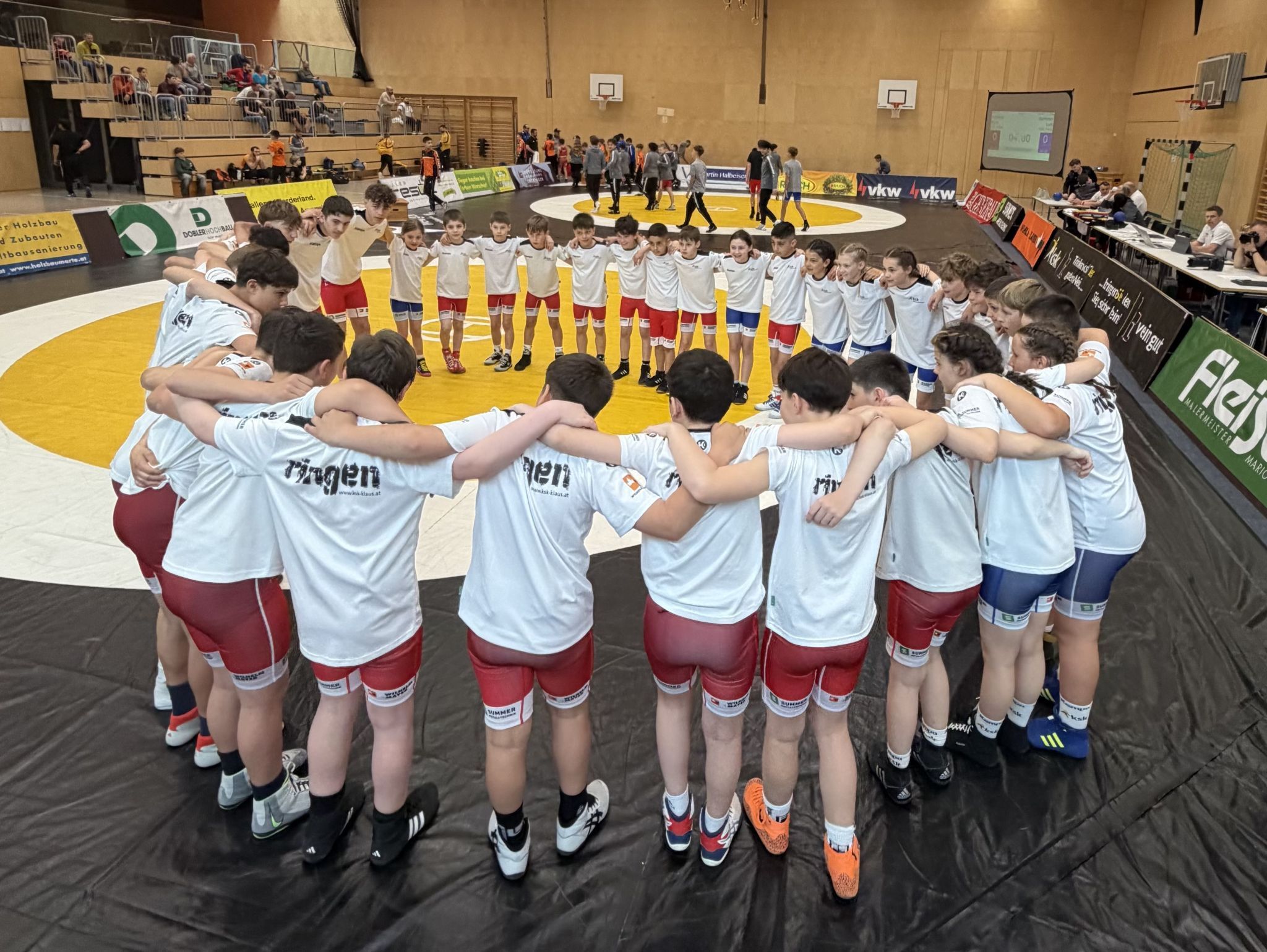 So jubeln die jungen Klauser Mattensportler. 