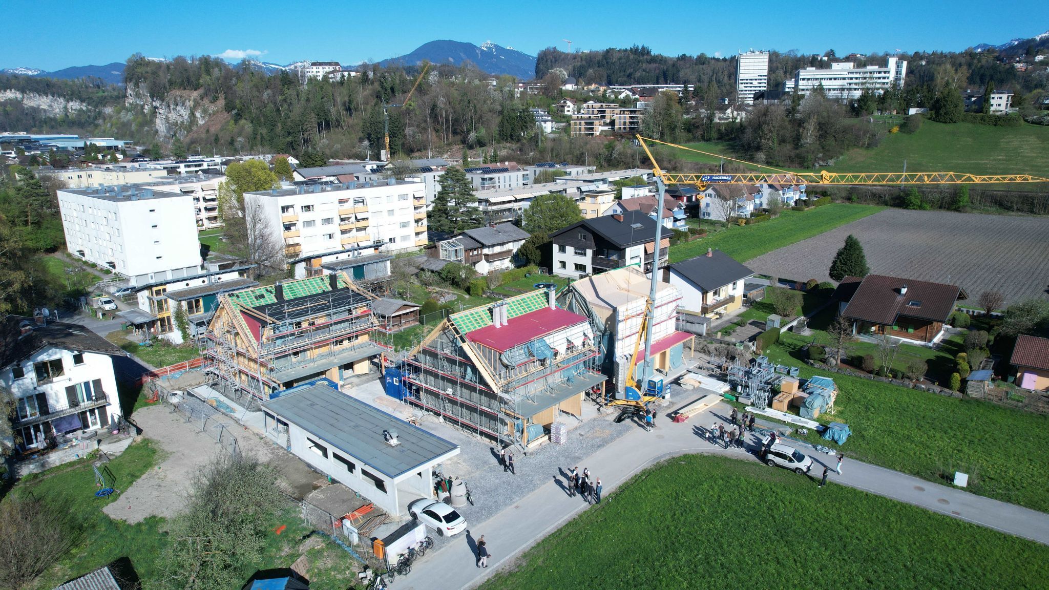 Die Häuser liegen in einer beliebten Wohngegend.