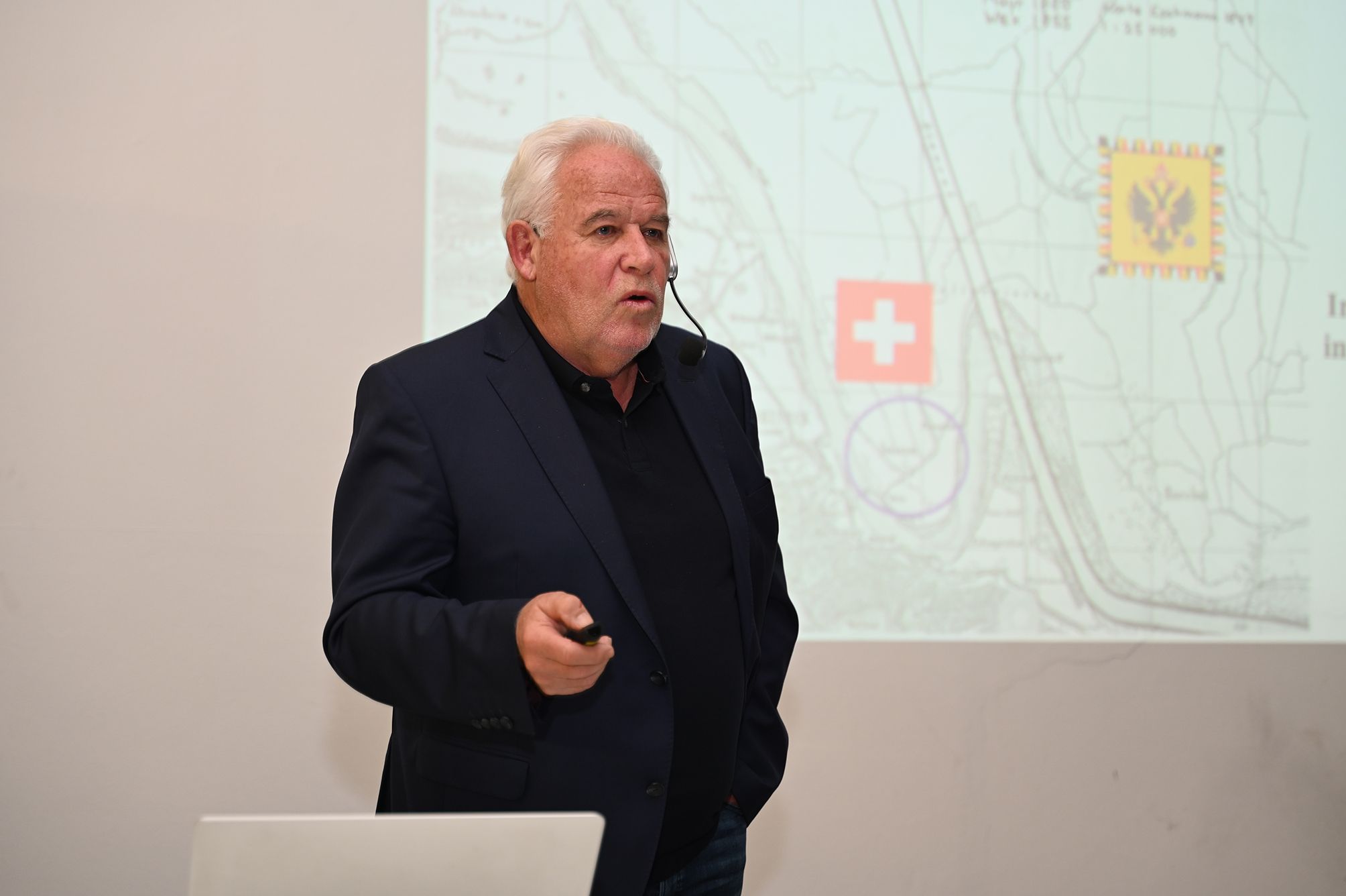 Referent Dr. Gerald Mathis präsentierte bislang unbekannte Dokumente.