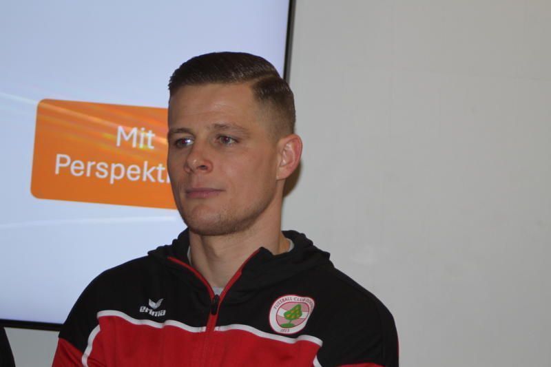 FC Dornbirn Goalgetter Tamas Herbaly bleibt den Rothosen trotz Angeboten aus dem Profibereich treu.