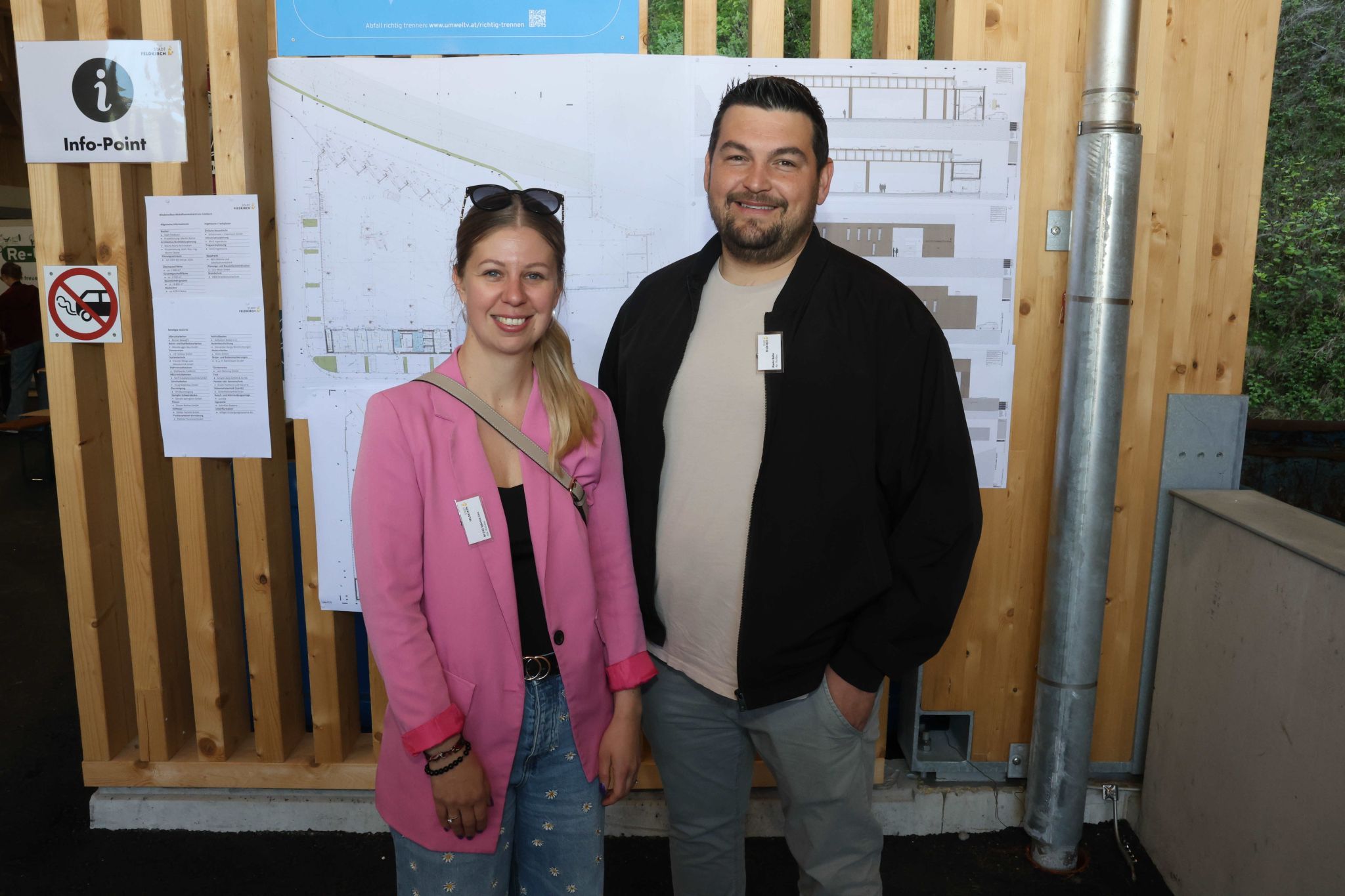 Sabrina Lins und Martin Bolter vom Hochbauamt der Stadt Feldkirch am Infopoint.