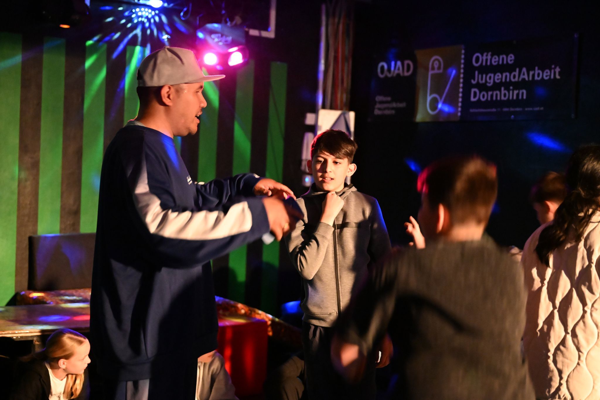 Tanzworkshops und offene Sessions gehören zum Angebot der OJAD.