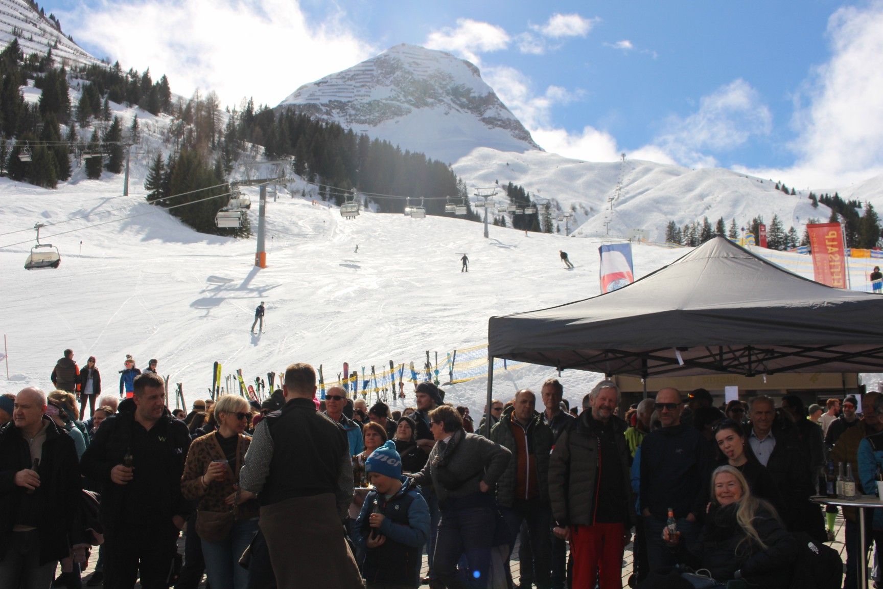 Österliches Kontrastprogramm – Frühling im Rheintal, tiefer Winter mit traumhaften Verhältnissen für Skifahrer in hochalpinen Regionen, im Bild die Warther Steffisalp.