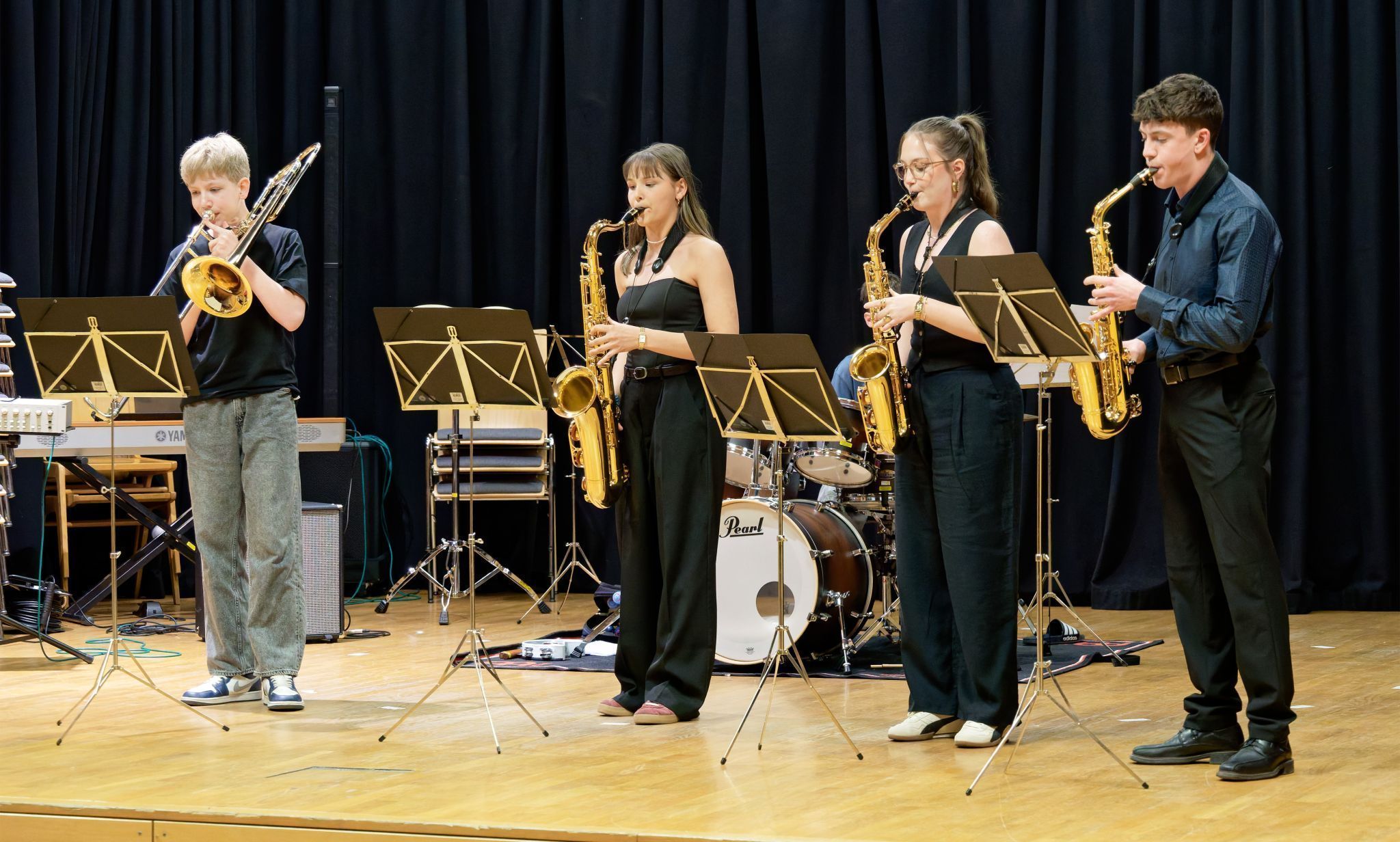 Im Verlauf des Abends präsentierten verschiedenste Ensembles der Musikschule ein vielseitiges Programm. Foto: Musikschule Montafon
