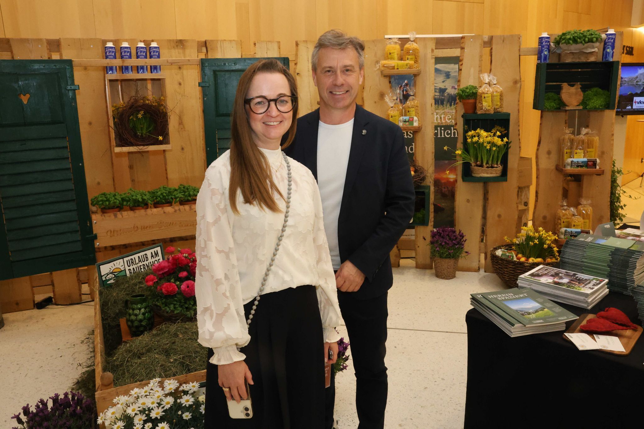 Montforthaus-GF Stefanie Thurner und Caterer Ernst Seidl.