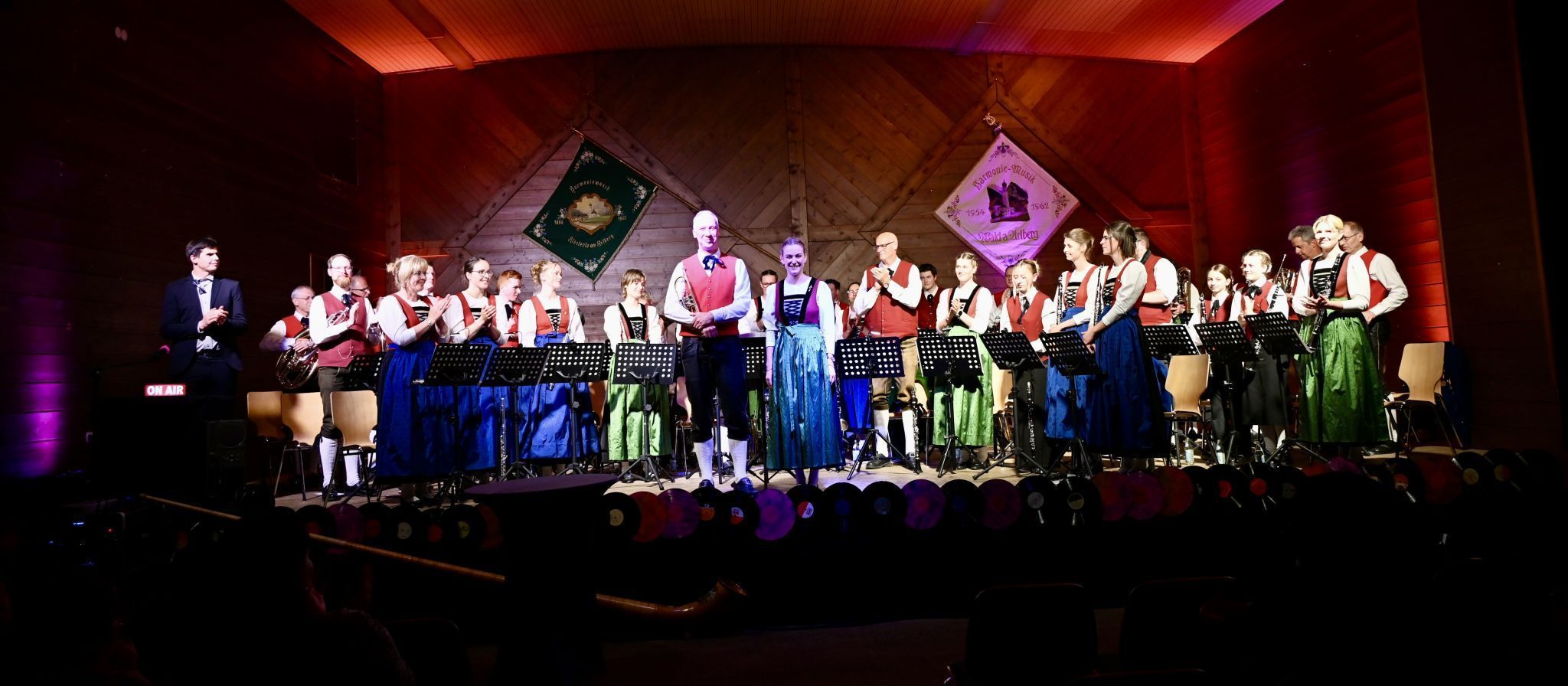 Harmoniemusik Klösterle und Harmoniemusik Wald a. A. unter der Leitung von Valentina Pisoni und Klaus Strommer.