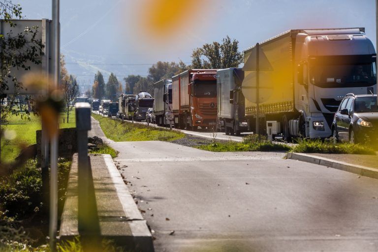 Infrastrukturministerium sucht den Strohhalm für den Vollanschluss