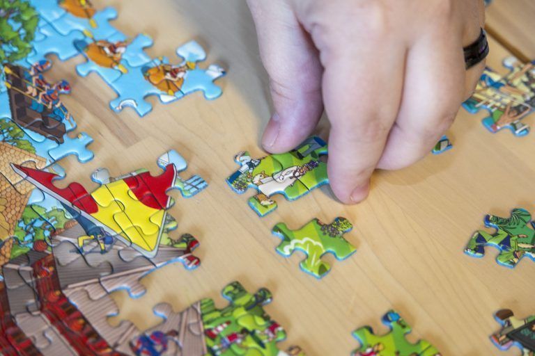 500 Teile in 68 Minuten: Keine Vorarlbergerin puzzelt schneller als sie