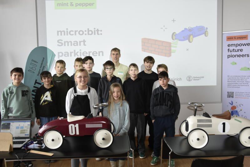 Micro-Bit Event mit den Teilnehmern. 