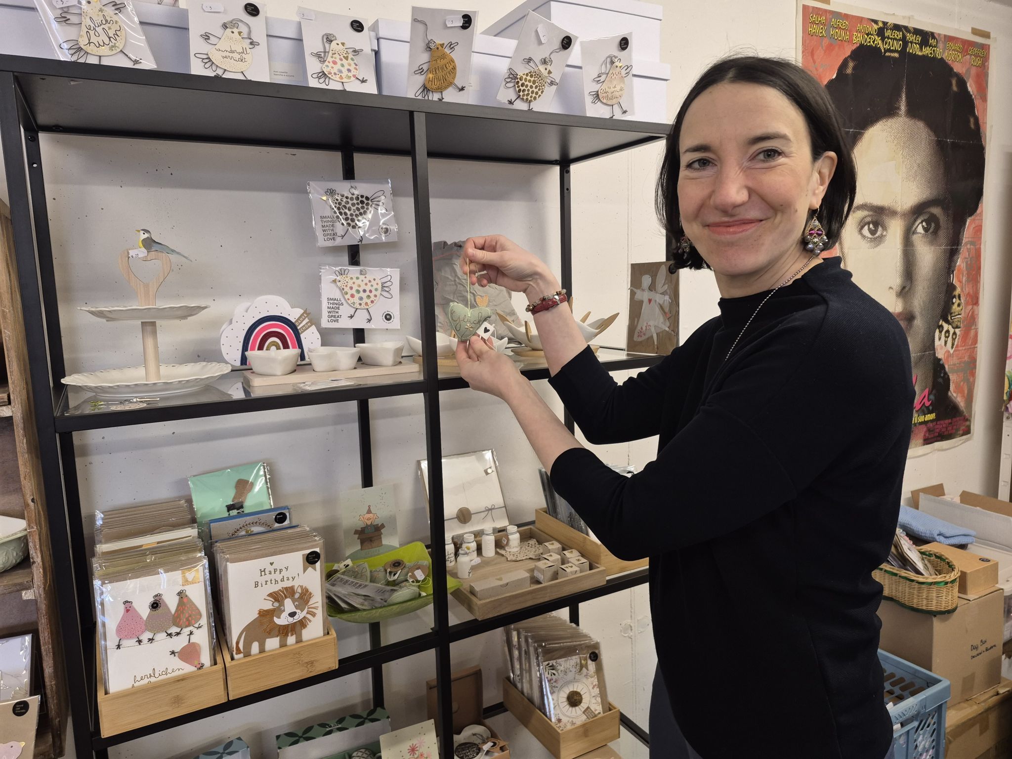 Eine Auswahl an besonderen Geschenken bietet Aurora als Ergänzung zu den süßen Köstlichkeiten an.