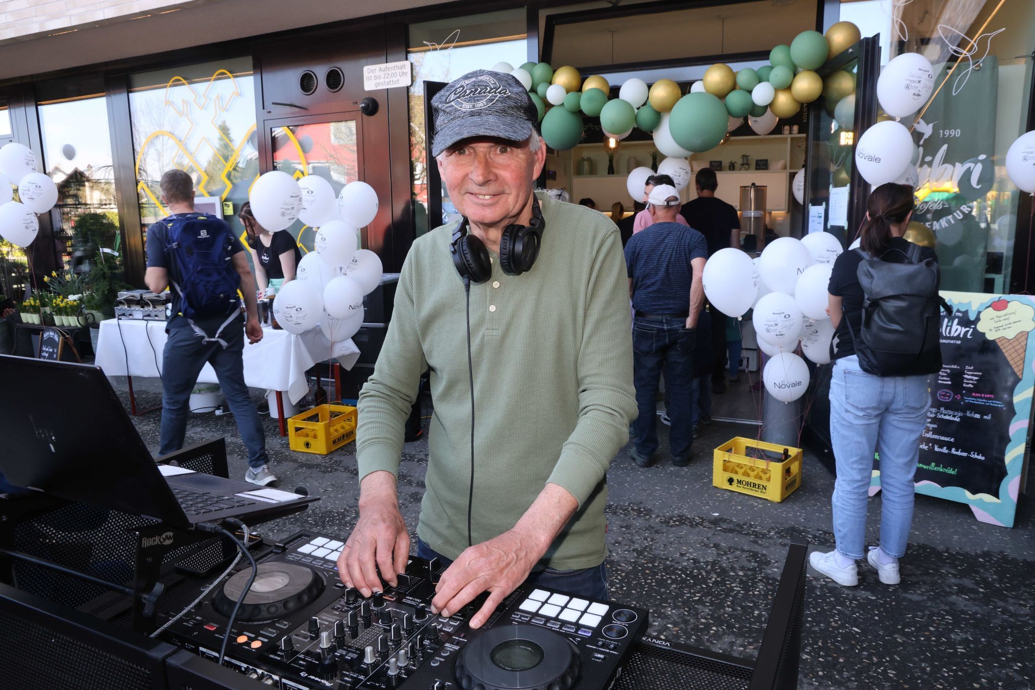 Musik steuerte Kurt Donbner bei.