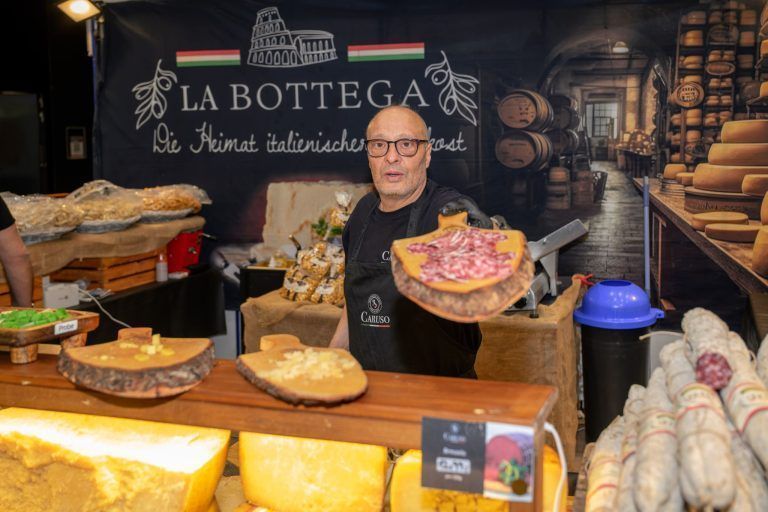 Zwischen Kirschbaum und Hühnerstall: Vorhang auf für die Schau!