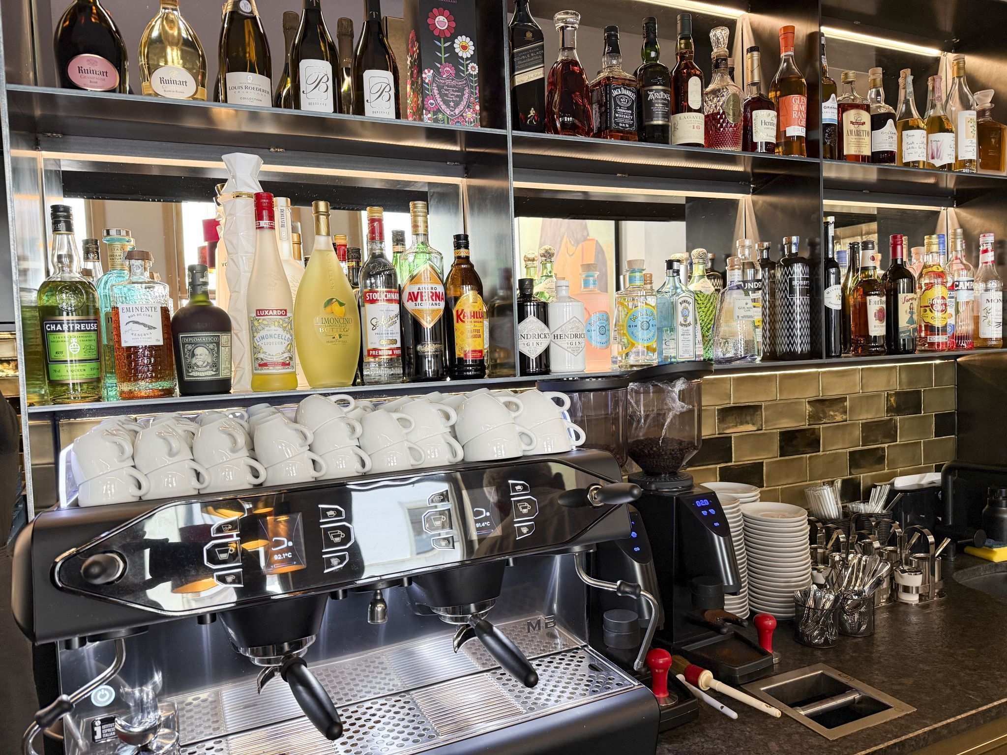 Cafe Bar - im wahrsten Sinne des Wortes