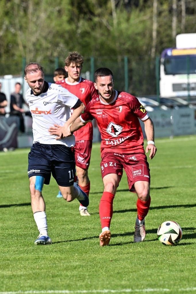 Bojan Avramovic gegen Arbnor Rexhaj. VN-SERRA