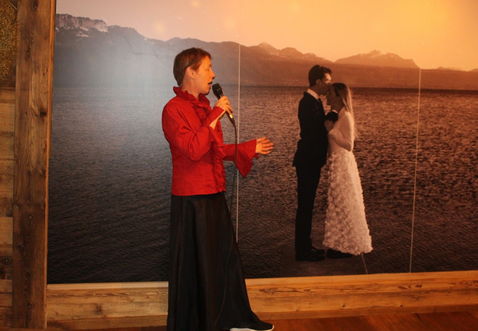 Alwins Stammtisch – das Restaurant im Berghaus Schröcken – wurde für diesen Anlass ganz speziell mit Riesen-Wandposter ausgestattet.   