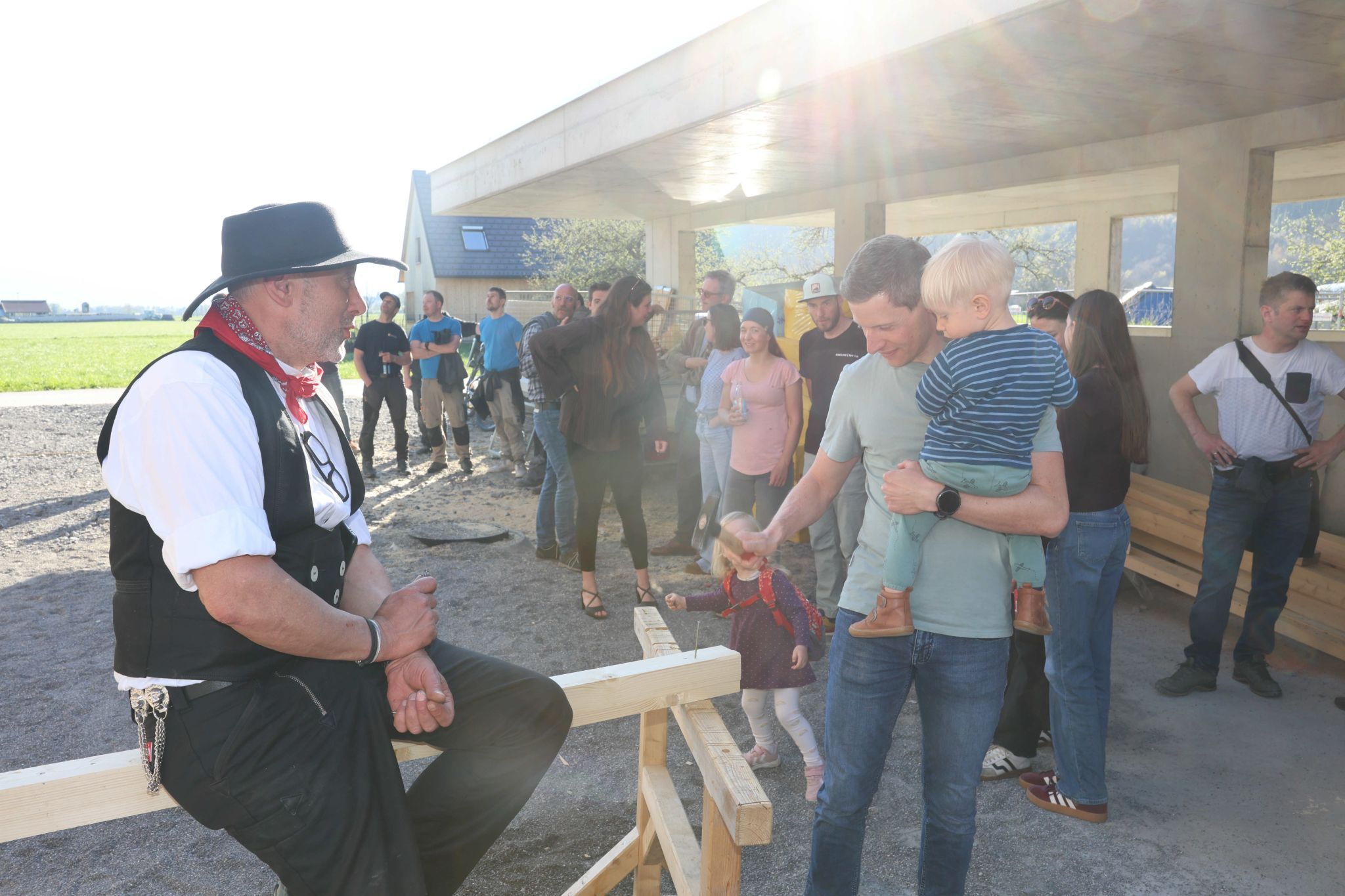 Viel Eifer beim Wettnageln.