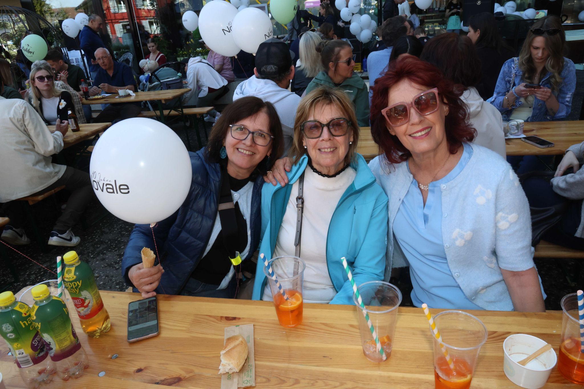 Besucherinnen Eva Schöch, Dagmar Fehr und Conny Wehinger.