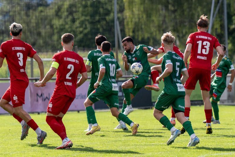 Strafraumszenen und Zweikämpfe gibt es zuhauf. 