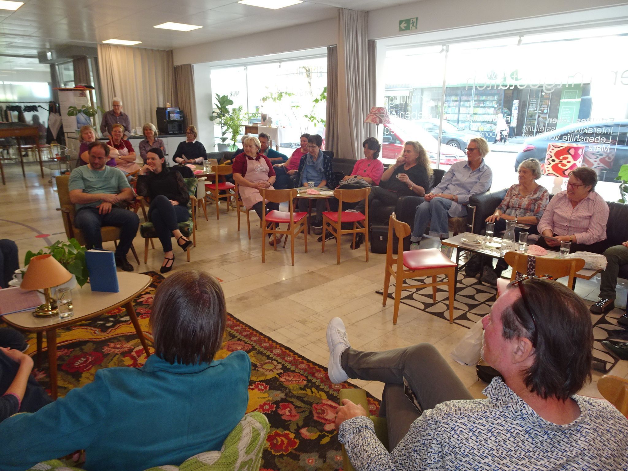 Gebannt lauschte das Publikum den oft lustigen Erinnerungen der Zeitzeugen. 