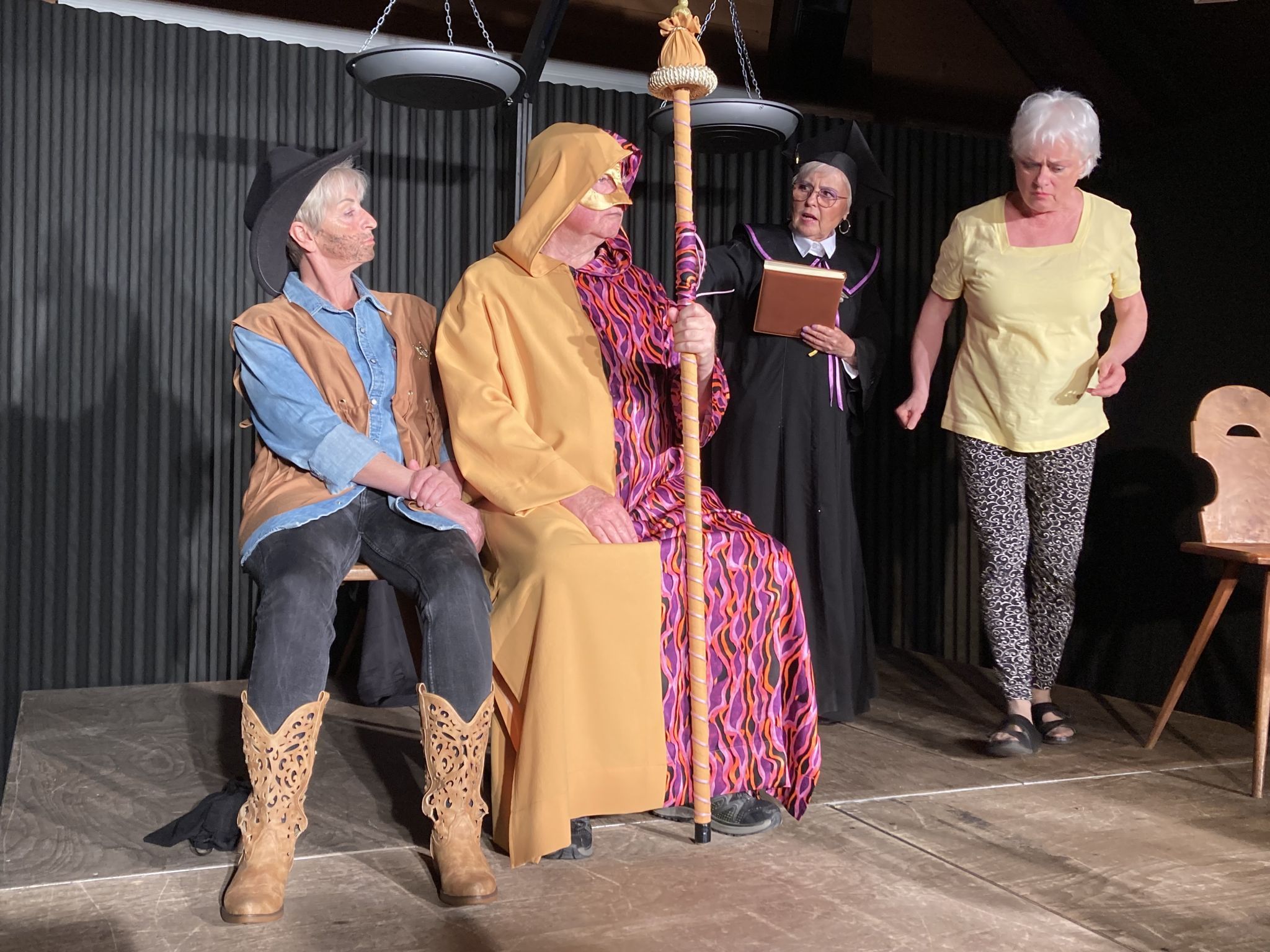 Angeklagt ist die ganze Menschheit