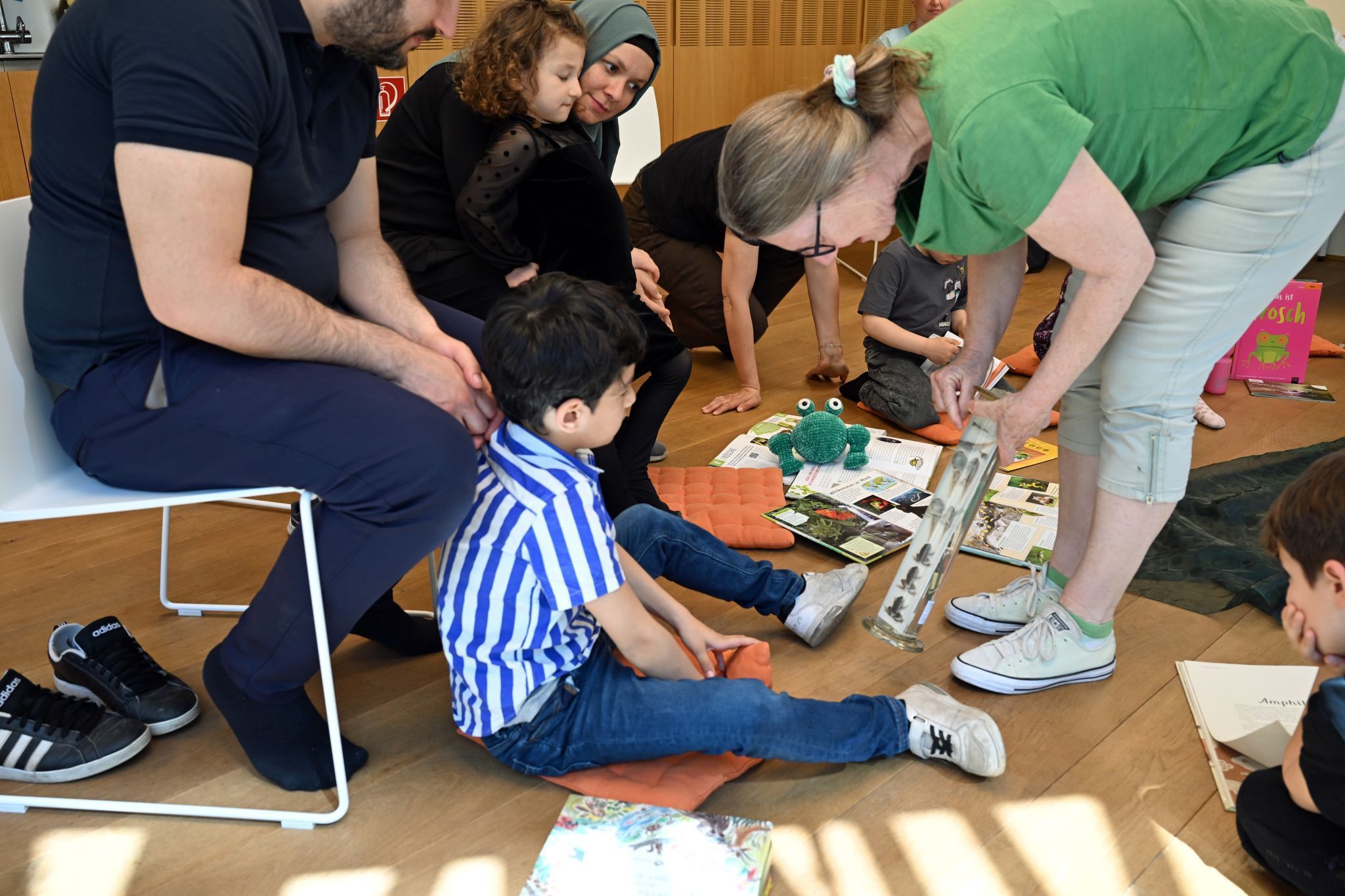 Mithilfe von Präparaten wurde die Verwandlung vom Laich zum Frosch greifbar gemacht.
