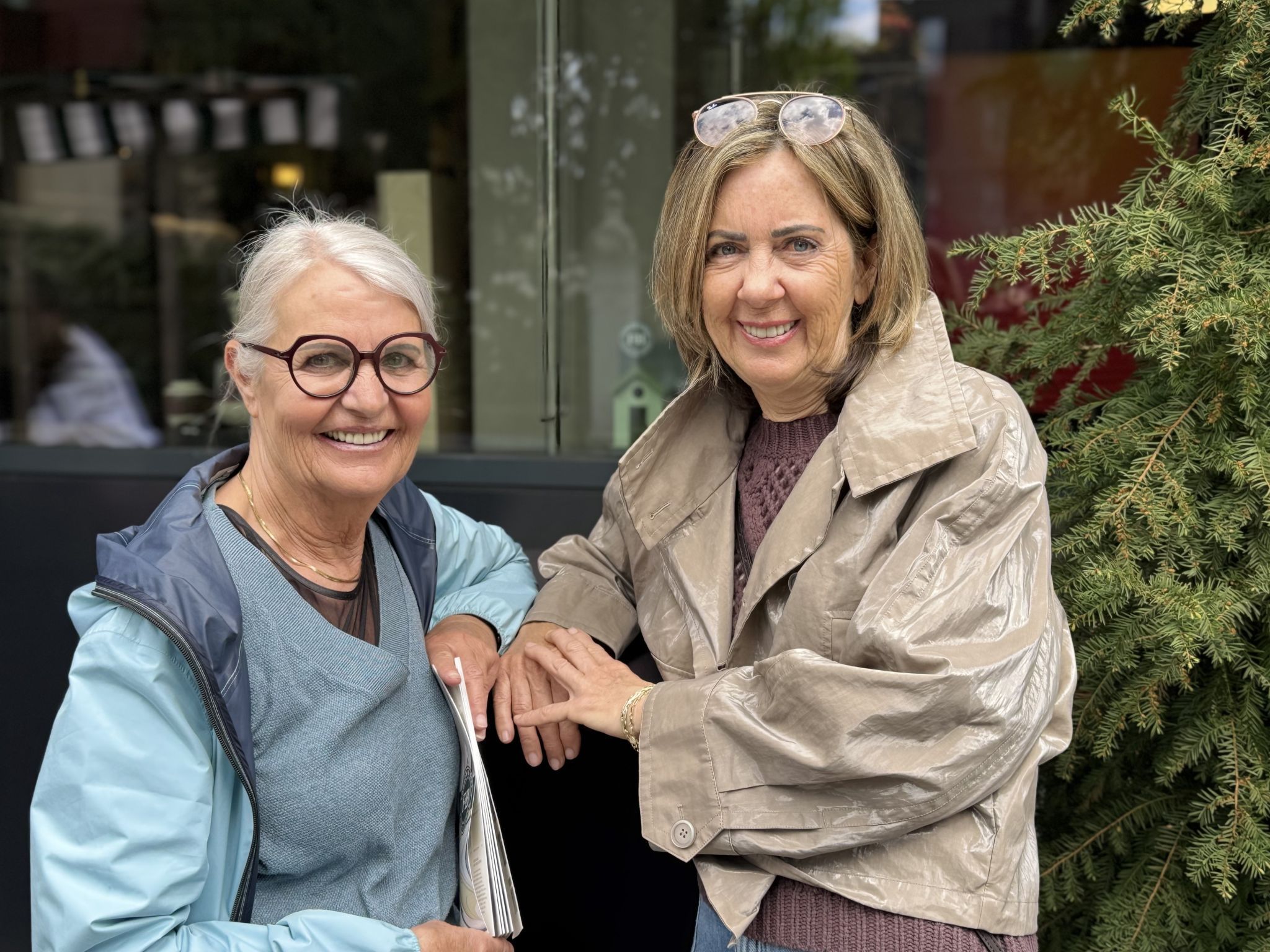 Margit Binder und Eva Schwendinger genossen die Veranstaltung.