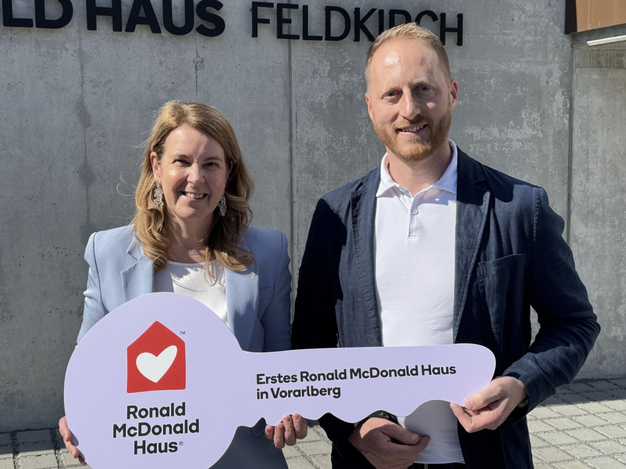 Karin Probst, (McDonald’s Österreich) mit Matthias Mathis  (Stadt Feldkirch).