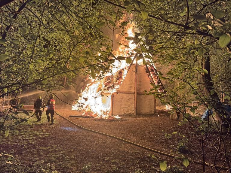 Nach dem Brand: Wird das Alamannendorf wieder aus der Asche entstehen?