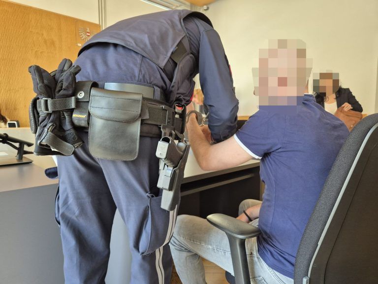 Angeklagter Goldbarren.jpg