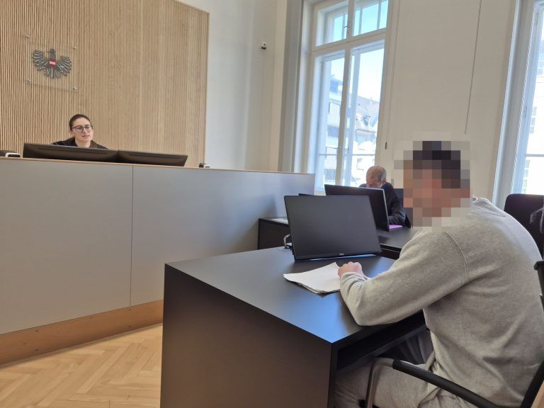 Angeklagter Pole.jpg