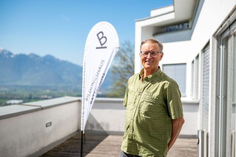 Unter freiem Himmel gesehen